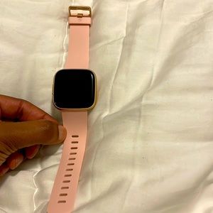 Rose Gold Fitbit Versa 2